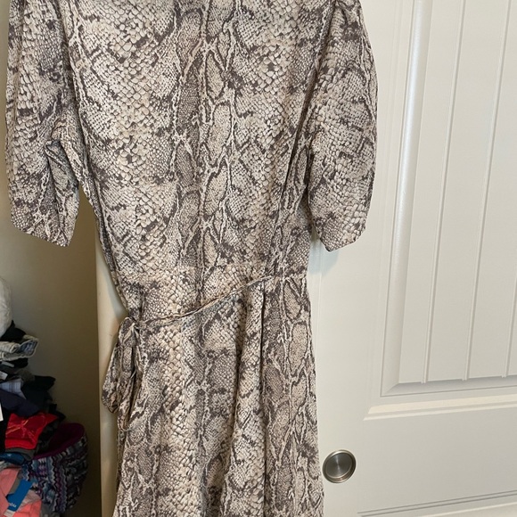 Timeless Reformation Chic Wrap Mini Dress in Python print. So Sexy n Flattering - Picture 6 of 6